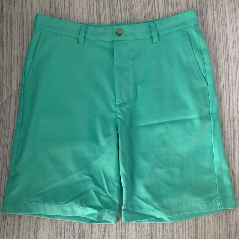 Vineyard Vines “33 Links Short